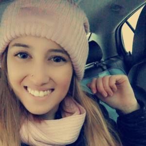 Meet your Posher, Lacey